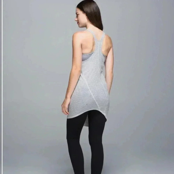 Lululemon Torque Tank Hyper  Stripe Heathered Medium Grey Ghost 4 - Picture 1 of 9